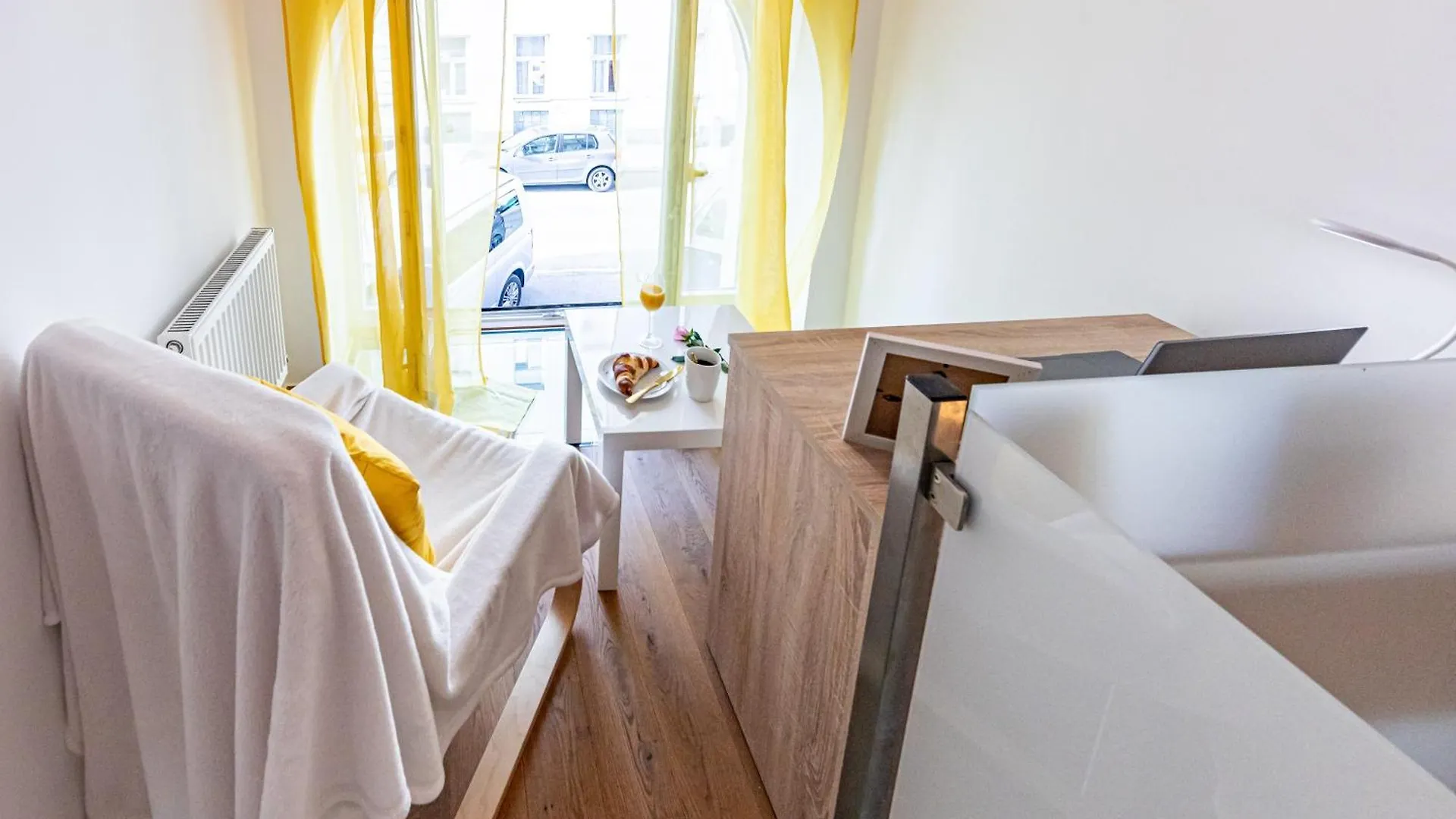 Golden Lion Apartment By Jr City Apartments Vienna